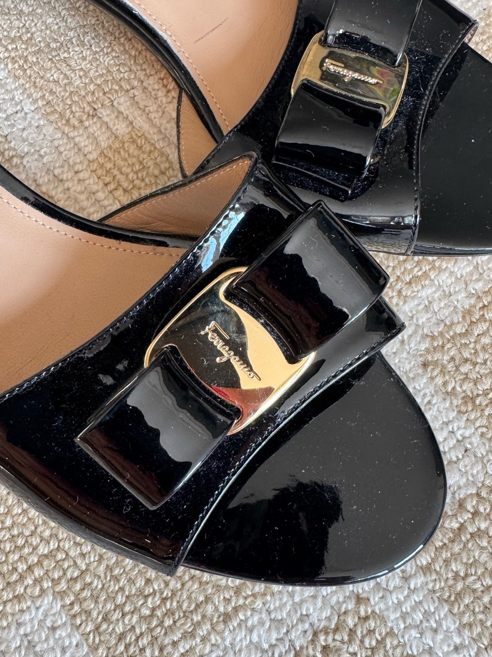 Salvatore Ferragamo Glory Vara Bow Patent Leather Kitten Heel Mules Black 9.5 - Picture 8 of 13